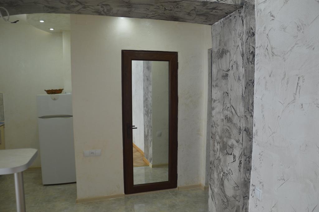 Irakli'S Apartment With Sea View バトゥーミ 部屋 写真