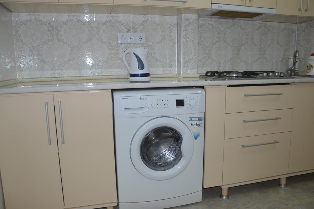 Irakli'S Apartment With Sea View バトゥーミ 部屋 写真