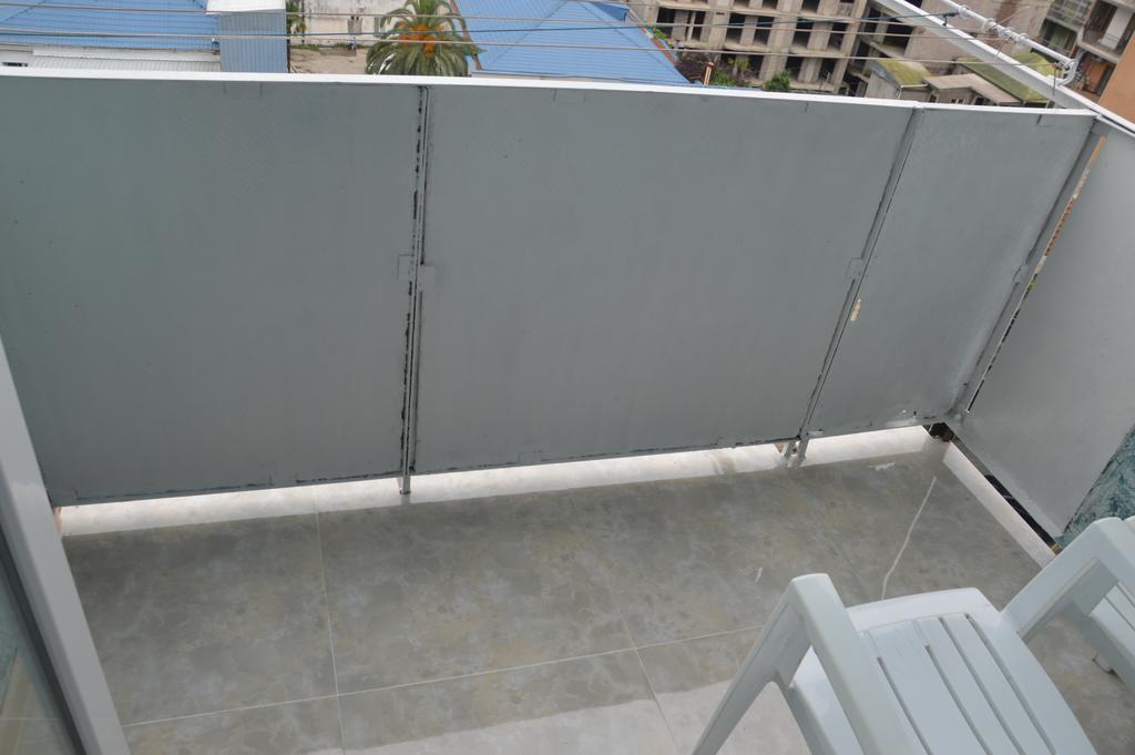 Irakli'S Apartment With Sea View バトゥーミ 部屋 写真