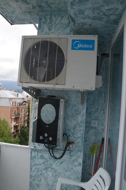 Irakli'S Apartment With Sea View バトゥーミ 部屋 写真