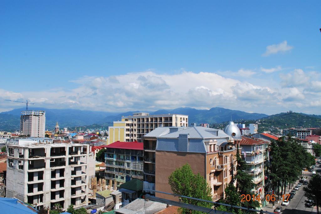 Irakli'S Apartment With Sea View バトゥーミ 部屋 写真