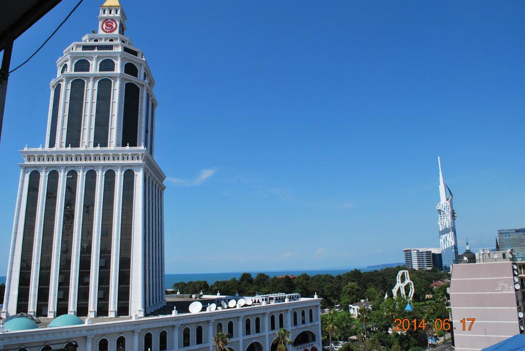 Irakli'S Apartment With Sea View バトゥーミ 部屋 写真