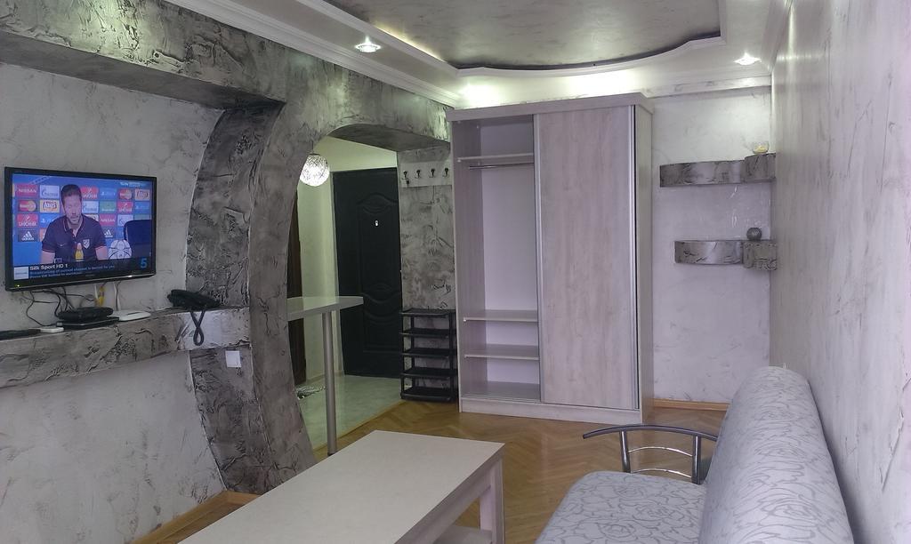 Irakli'S Apartment With Sea View バトゥーミ エクステリア 写真